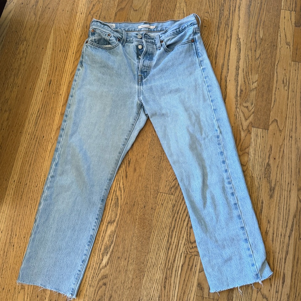 Levis wedgie straight jeans - SIZE 28